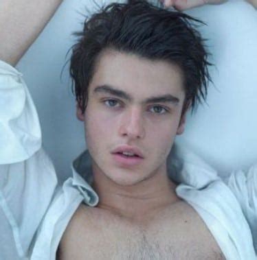 Felix Mallard Bio, Wiki, Net Worth, Dating, Girlfriend,。